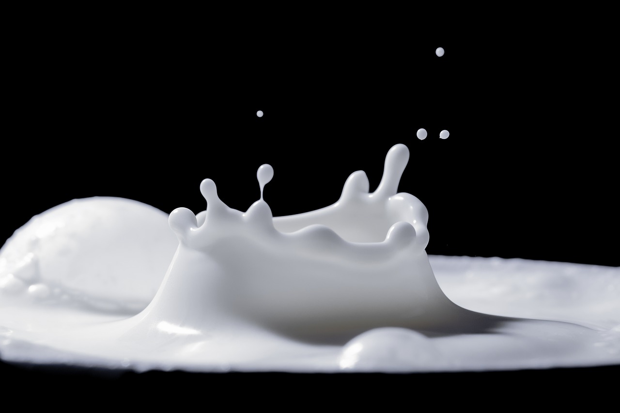 milk, splash, drops-4755234.jpg