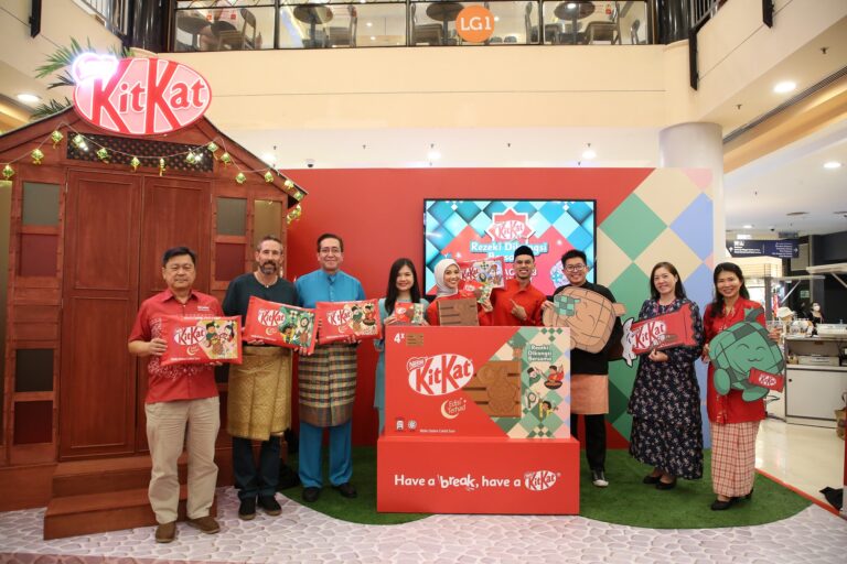 In conjunction with “Rezeki Dikongsi Bersama” Raya Campaign, KitKat Launches First Ever Ketupat-Stamped Chocolate.