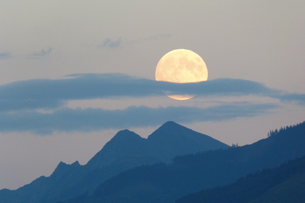 full moon, moon, super moon, clouds of clouds, dusk, shades of color, nature, mountains, heaven, night-460314.jpg