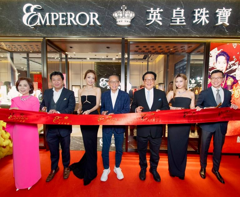Emperor Jewellery’s Star-Studded Grand Opening at The Starhill